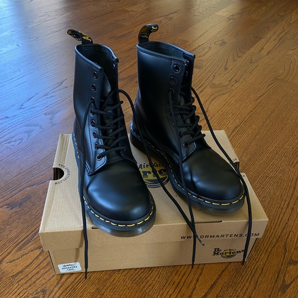 Dr. Martens Shoes - Dr. Martens 1460 women’s leather lace up boots